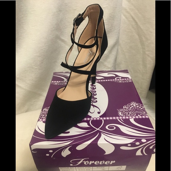 Forever Black Heels - Picture 3 of 6